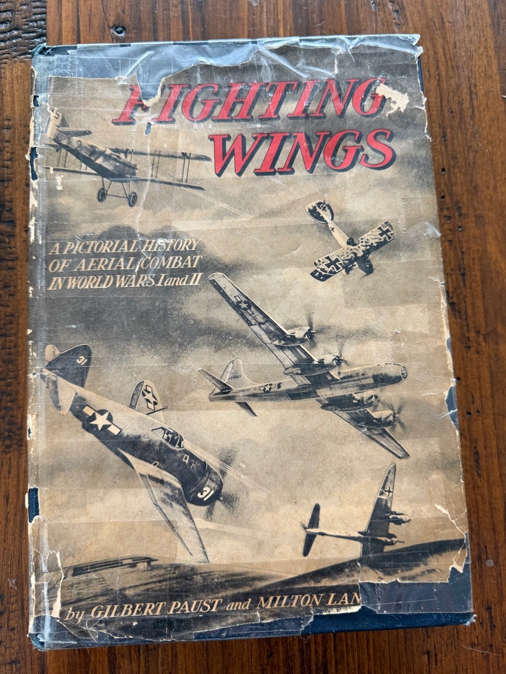 Vintage Aviation  book, Fighting wings.